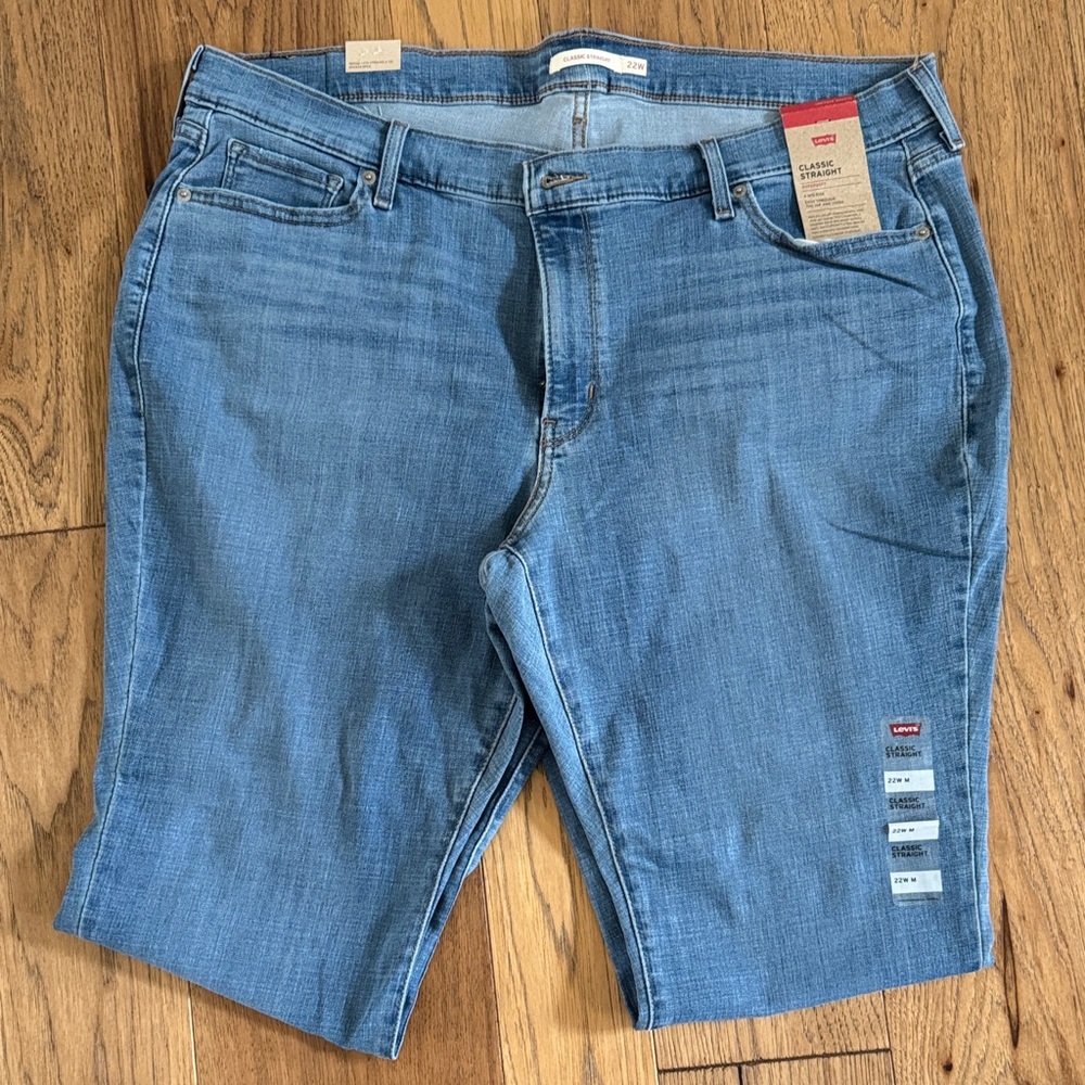 😊Women’s Levi's Medium Blue Denim Classic Straight Mid Rise Jeans NWT
